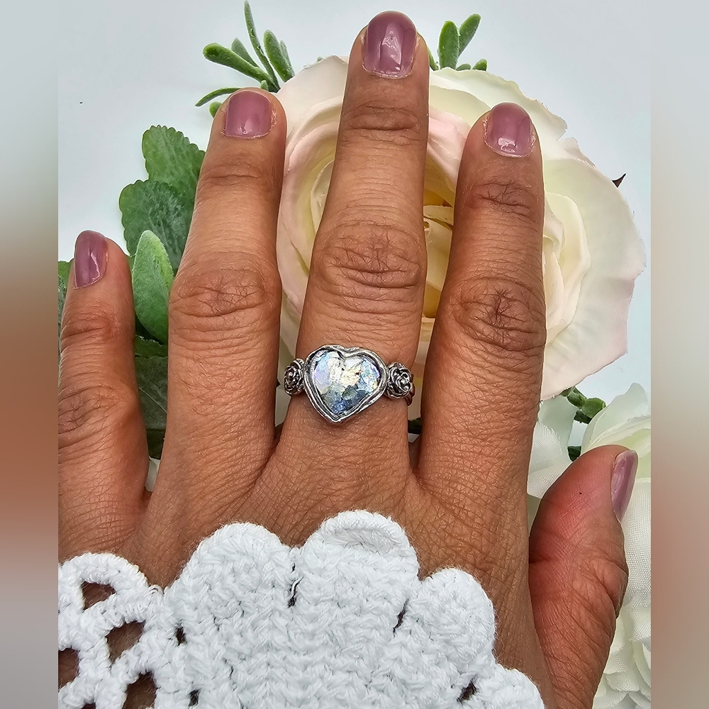 🥰 ROMAN HEART RING - Picture 2 of 6
